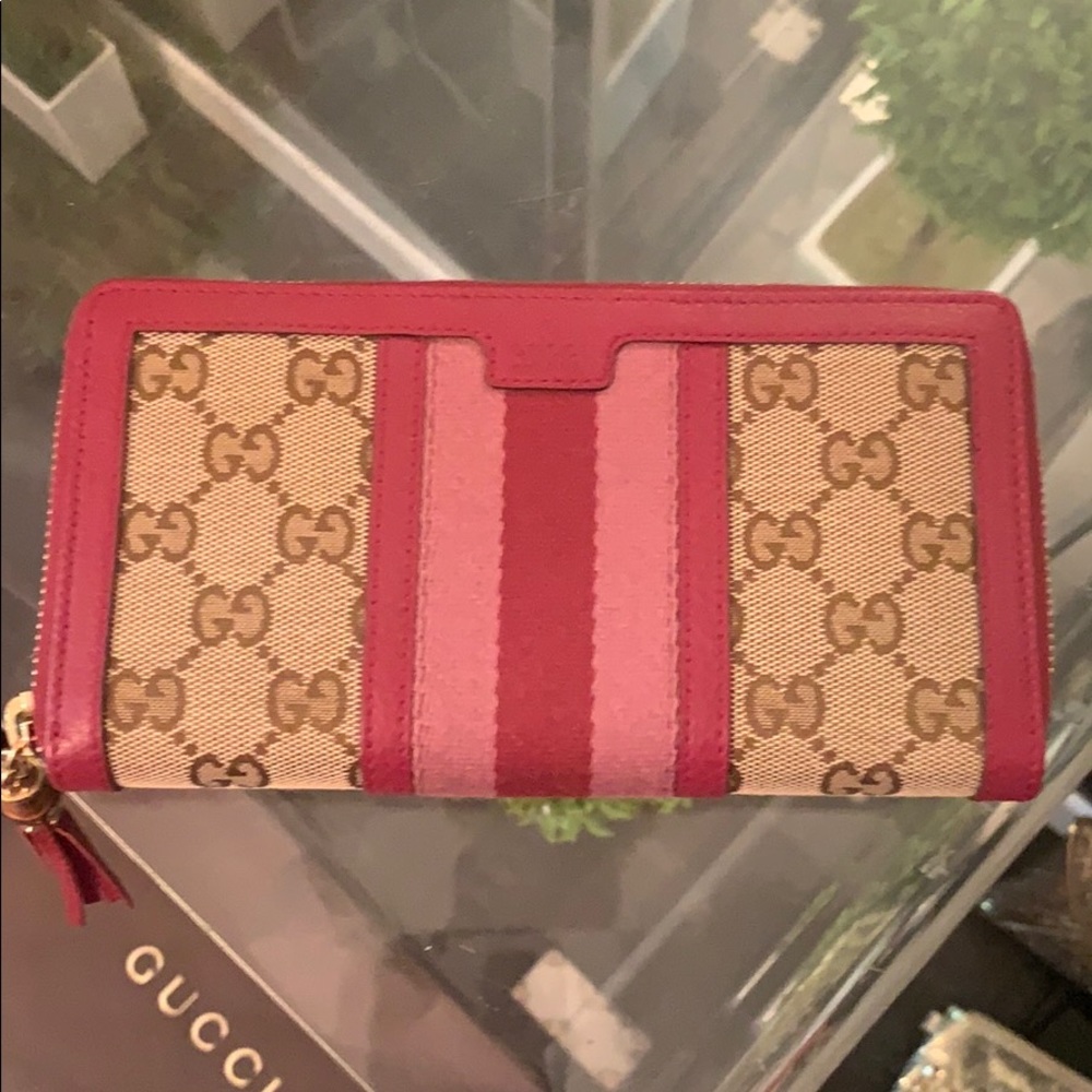 Brand new GUCCI wallet!